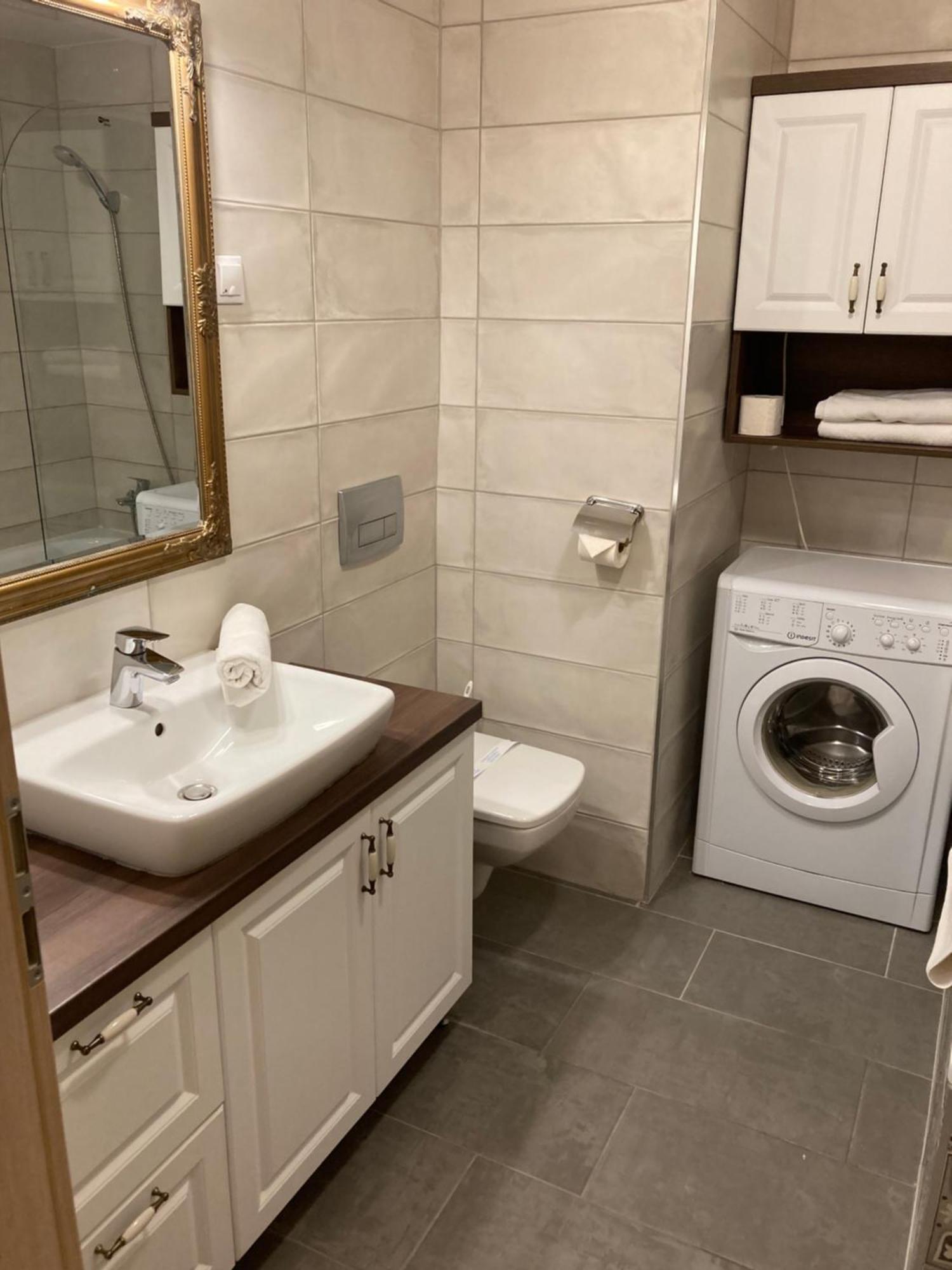 Swu Broadway Villa Budapest Værelse billede