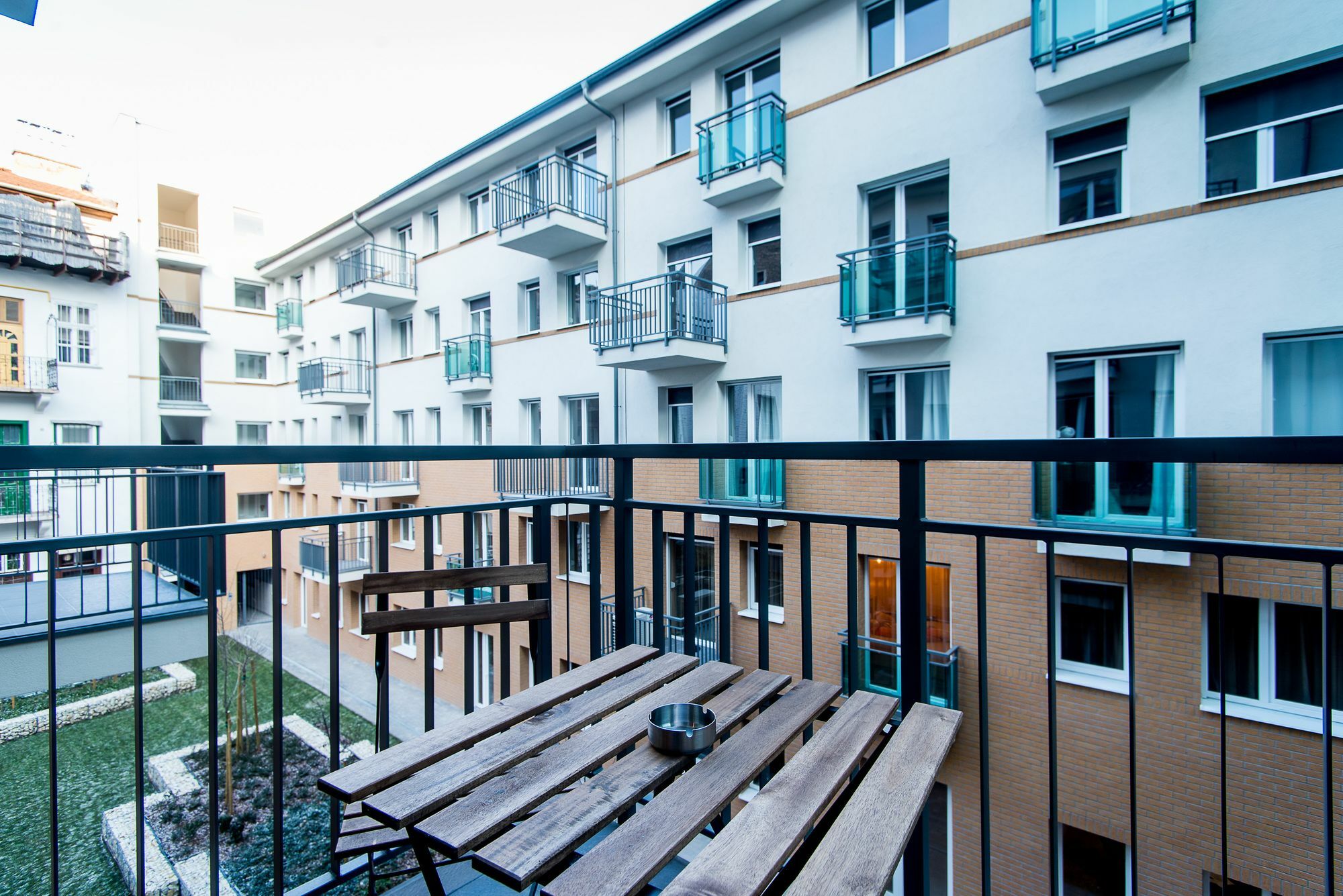Swu Broadway Villa Budapest Eksteriør billede